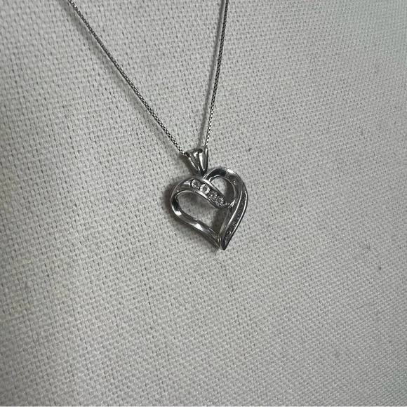 Sterling heart necklace
Stamped 925 - Picture 2 of 4
